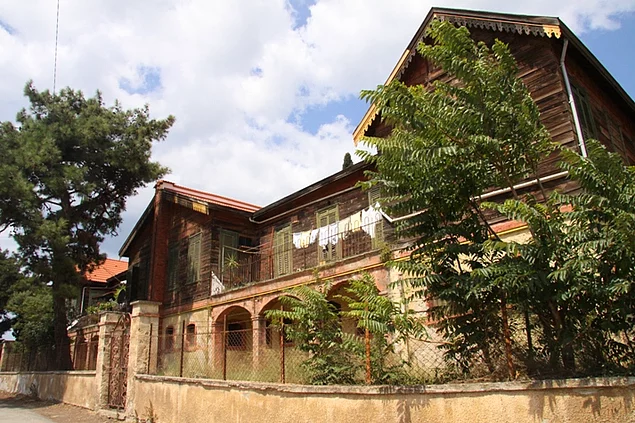Hristo Tepesi’ne çıkın.