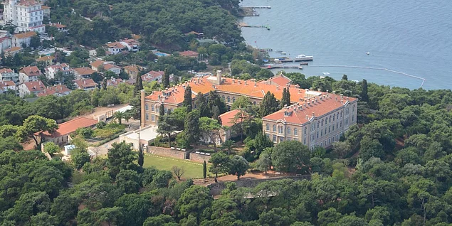 Rum Ortodoks Ruhban Okulu'na gidin.