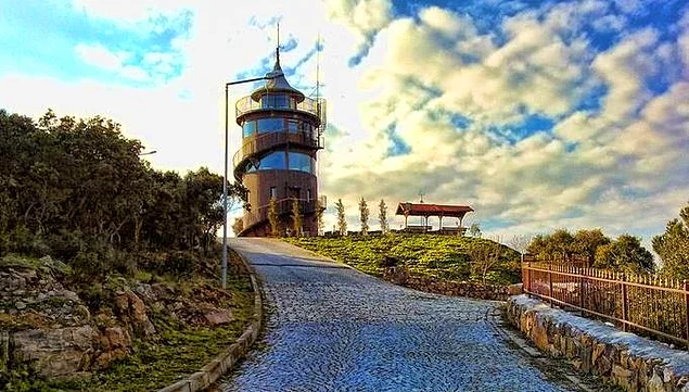 Adakule’yi görün.