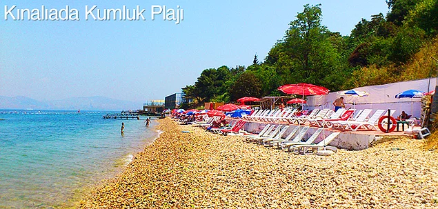 Kumluk Plajı'nda denize girin.